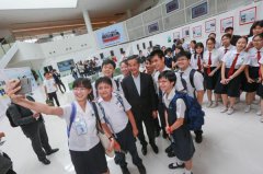 <b>港澳團(tuán)隊夢工場融資逾15億</b>